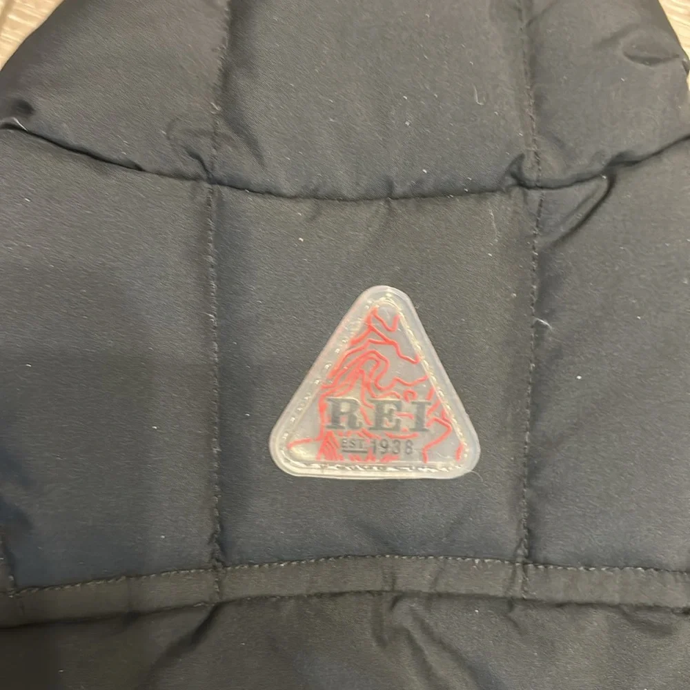 REI puffy vest size 6/7
